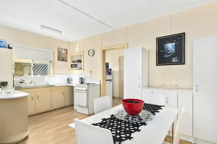 2/10 Lord Street, Kirra QLD 4225