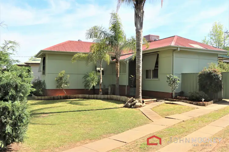 37 Castlereagh Ave, Mount Austin NSW 2650