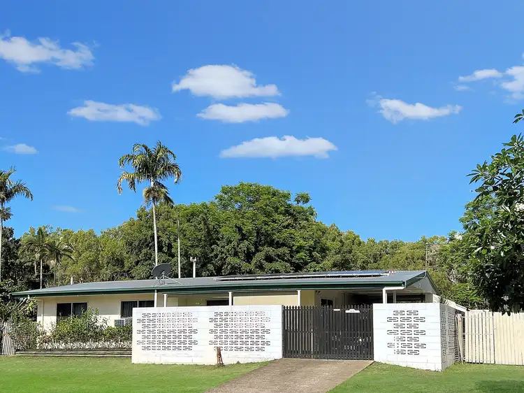 36 Maple Street, Holloways Beach QLD 4878