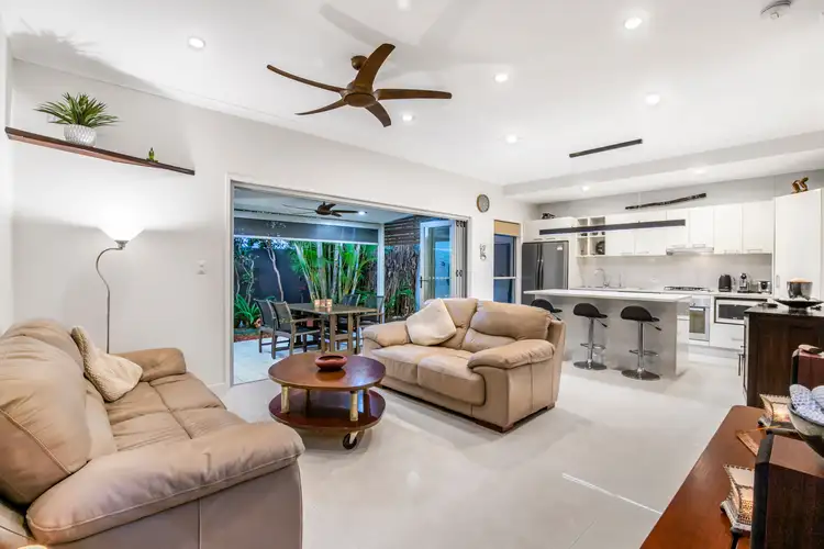 3/146 Carmody Road, St Lucia QLD 4067