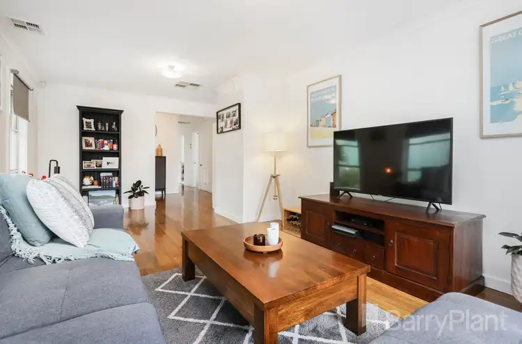 Fifth view of Homely house listing, 7 Dooen Court, Westmeadows VIC 3049