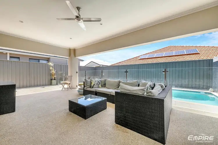 4 Carbine Way, Lake Coogee WA 6166