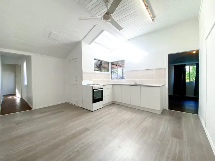 6 Coonowrin Road, Glass House Mountains QLD 4518