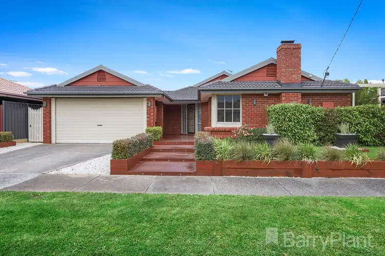 3 Midhurst Court
