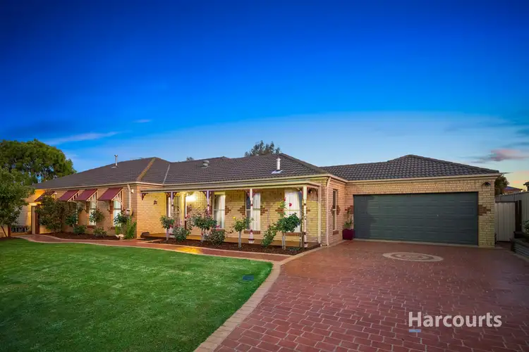 8 Osterley Close, Caroline Springs VIC 3023
