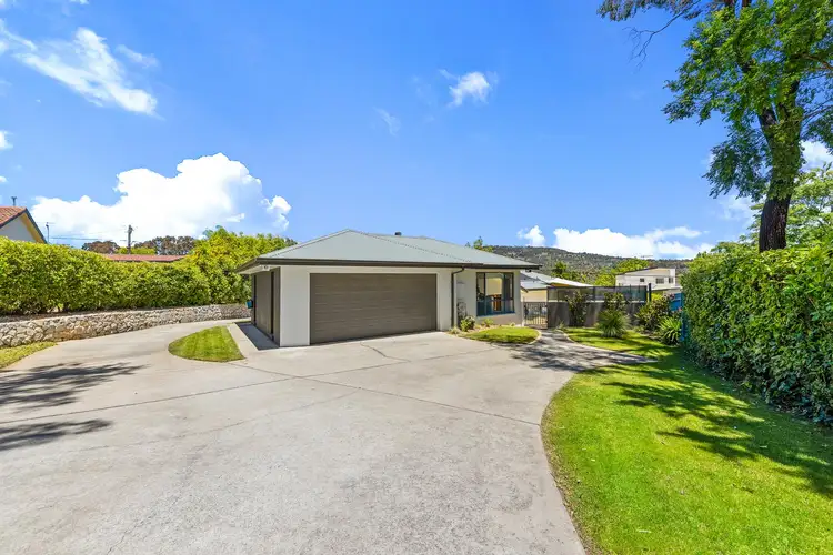 20A Aurora Close