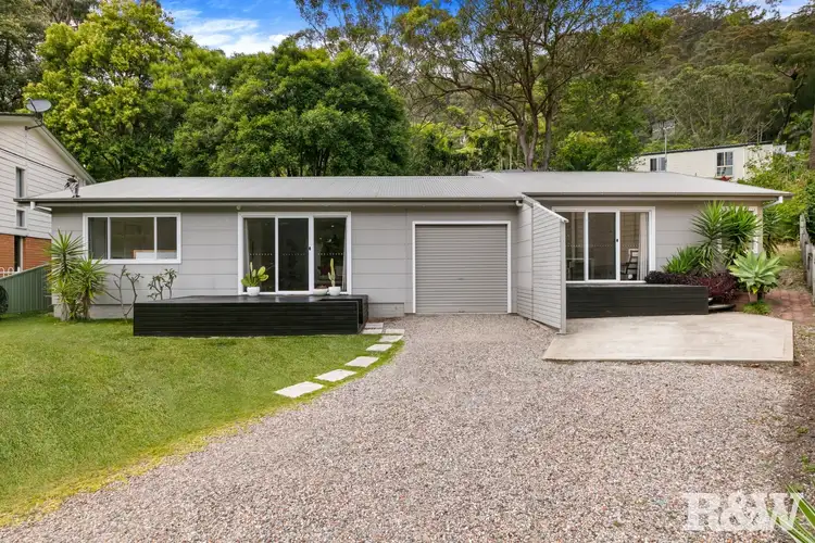 10 Vee Jay Place, Tascott NSW 2250