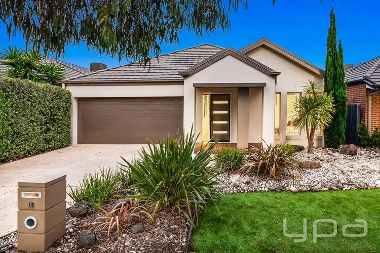 6 Pinoak Street, Point Cook VIC 3030