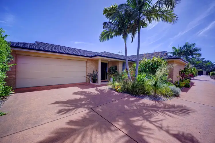 Villa 2/56 The Lakes Way, Forster NSW 2428