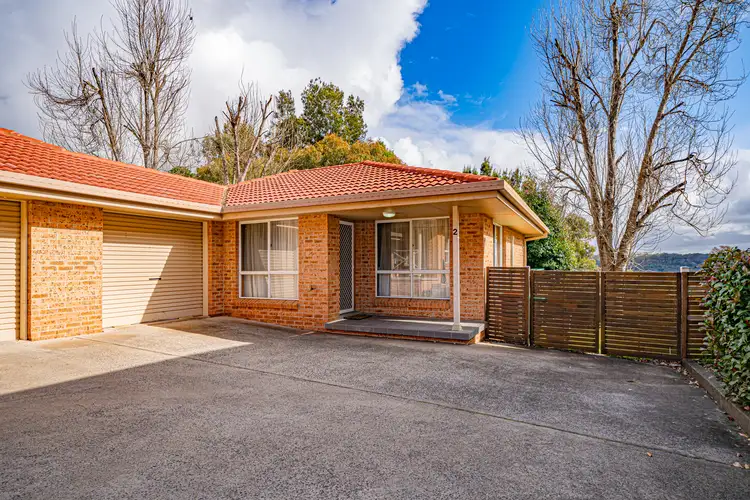2/8 Nathaniel Pigeon Drive, Armidale NSW 2350