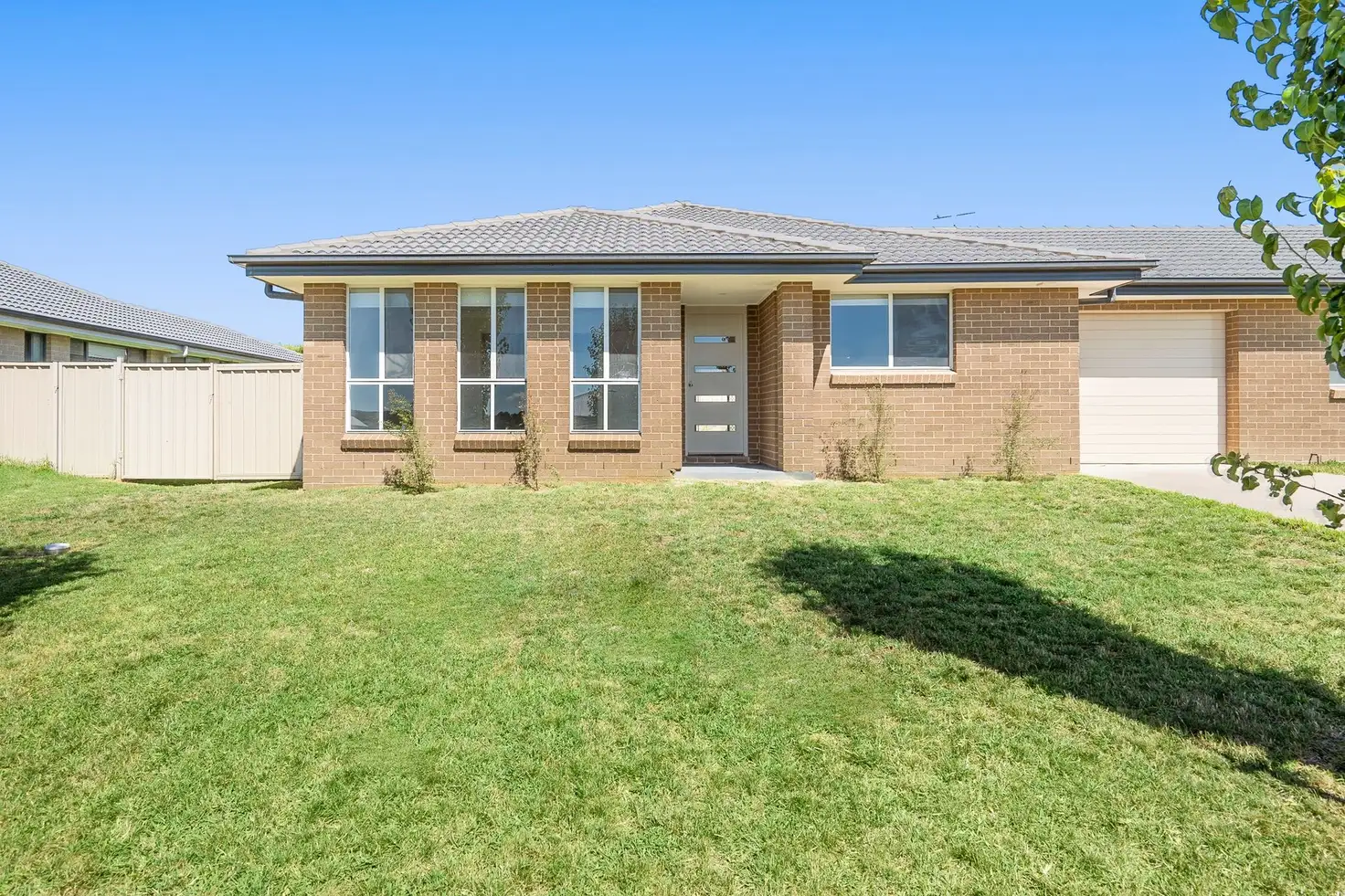 Main view of Homely semi-detached listing, 27 Kidd Circuit, Goulburn NSW 2580