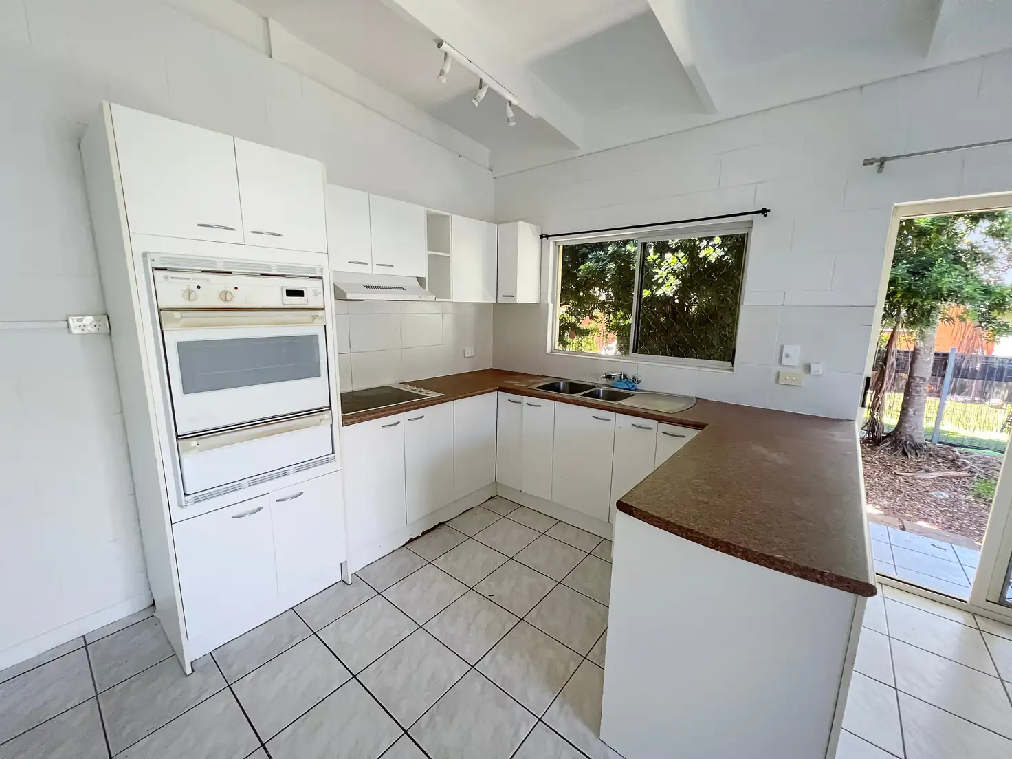 Main view of Homely unit listing, 2/8 Sandown Close, Woree QLD 4868