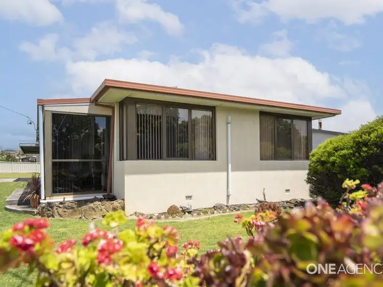 1 Raglan Street, Somerset TAS 7322