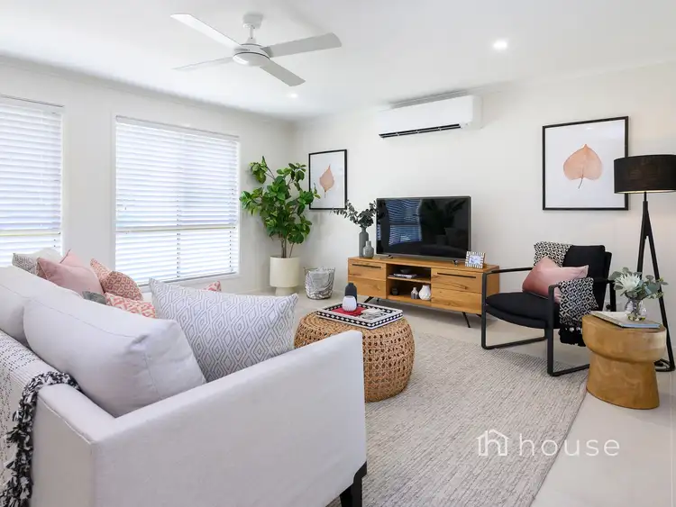6 Capriole Close, Yamanto QLD 4305