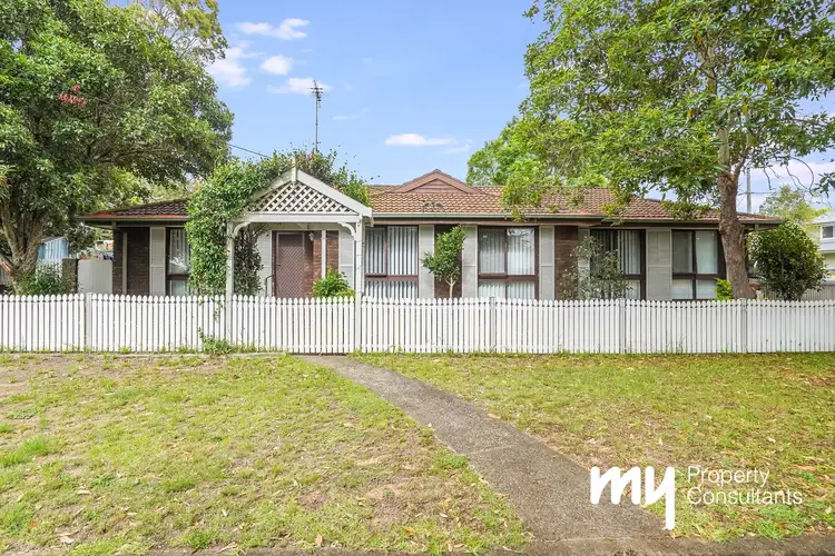 1 Cruikshank Avenue, Elderslie NSW 2570
