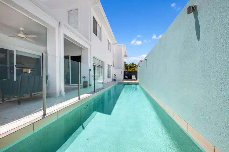 8 Seahorse Drive, Twin Waters QLD 4564