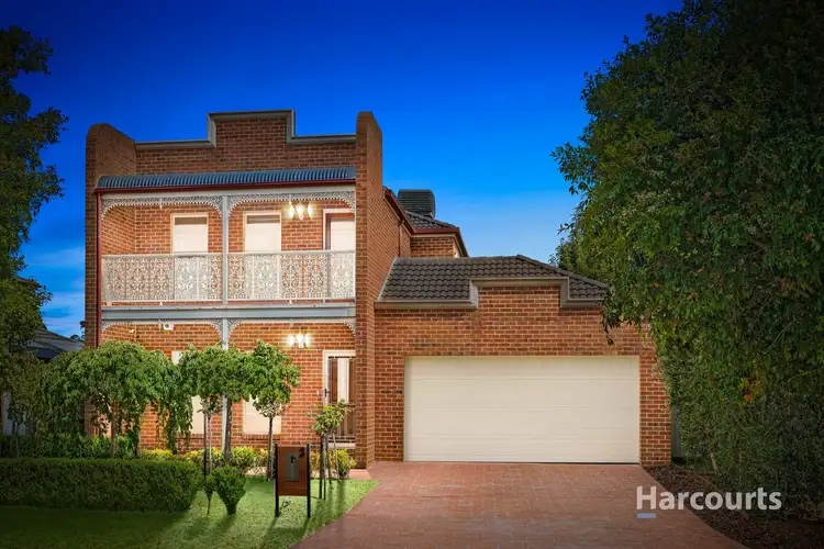 2 Ordsall Close, Caroline Springs VIC 3023