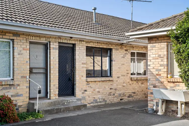 Main view of Homely unit listing, 2/92 Kerferd Street, Essendon North VIC 3041