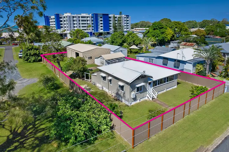 16 King Street, Urangan QLD 4655