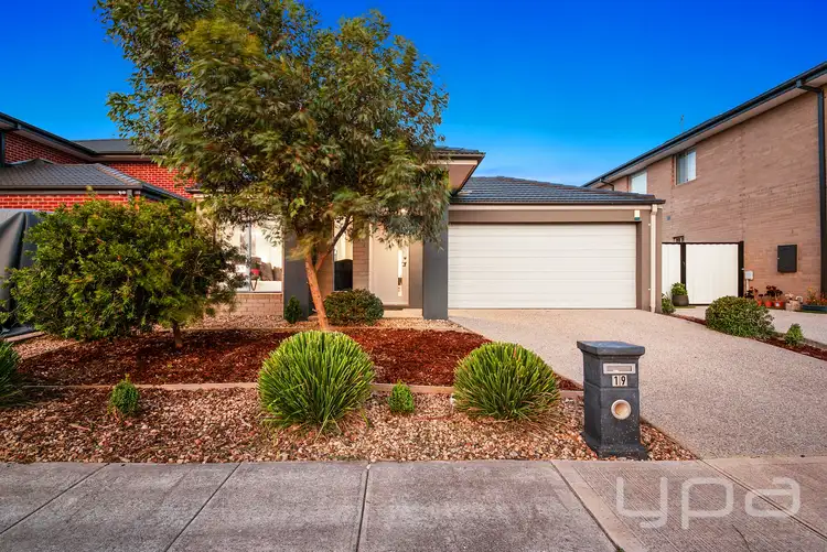 19 Forum Way, Point Cook VIC 3030