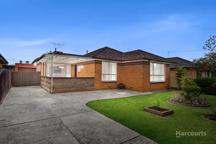 8 Mark Street, St Albans VIC 3021