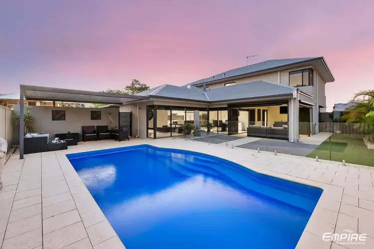 8 Geordie Court, Coogee WA 6166
