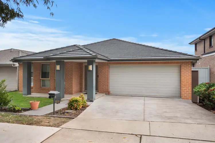 104 Greenwood Parkway, Jordan Springs NSW 2747