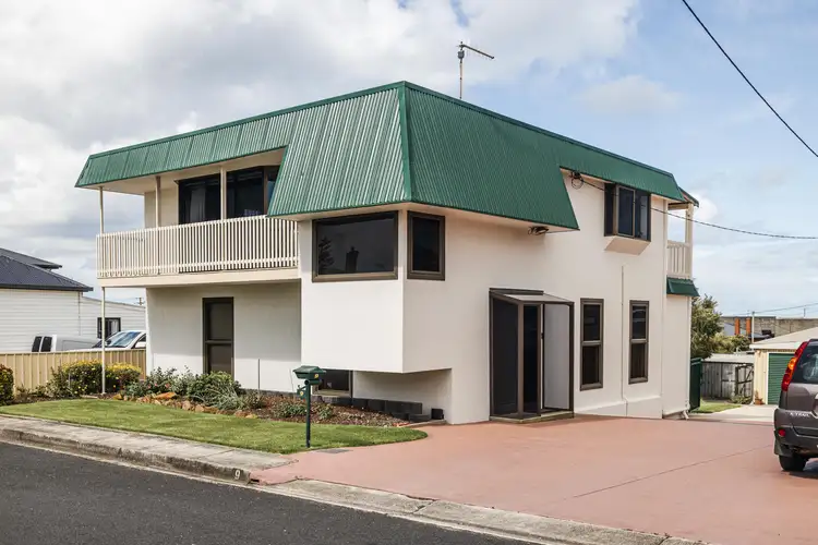 9 Burnell Street, Cooee TAS 7320