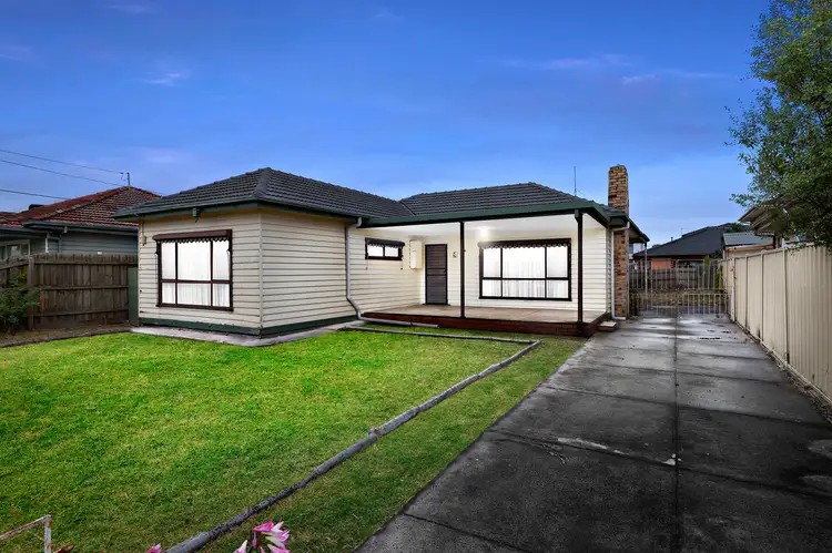 4 Whitesides Avenue, Sunshine West VIC 3020