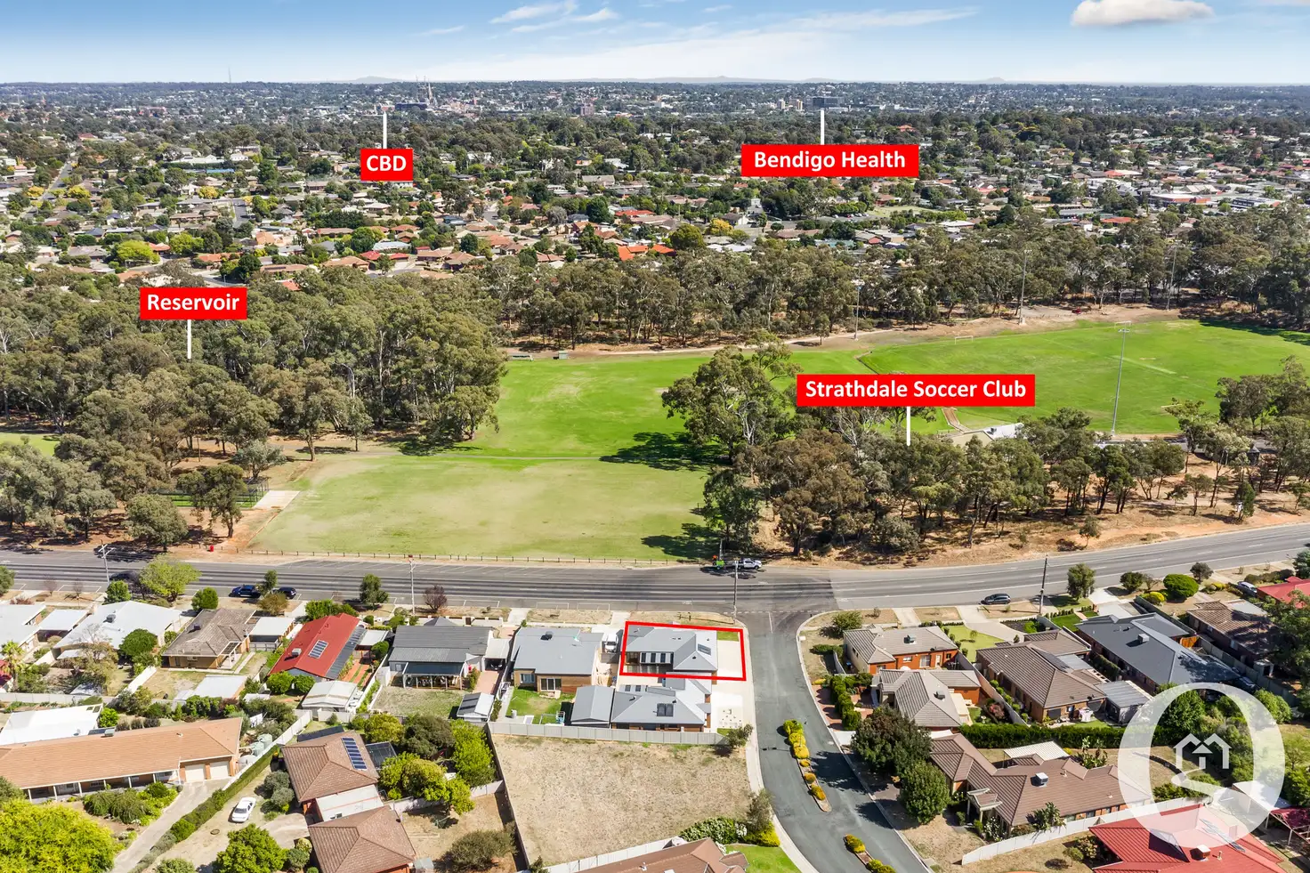 Main view of Homely townhouse listing, 21 Parkside Boulevard, Strathdale VIC 3550