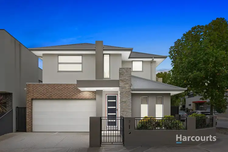 2 Meyers Lane, Caroline Springs VIC 3023