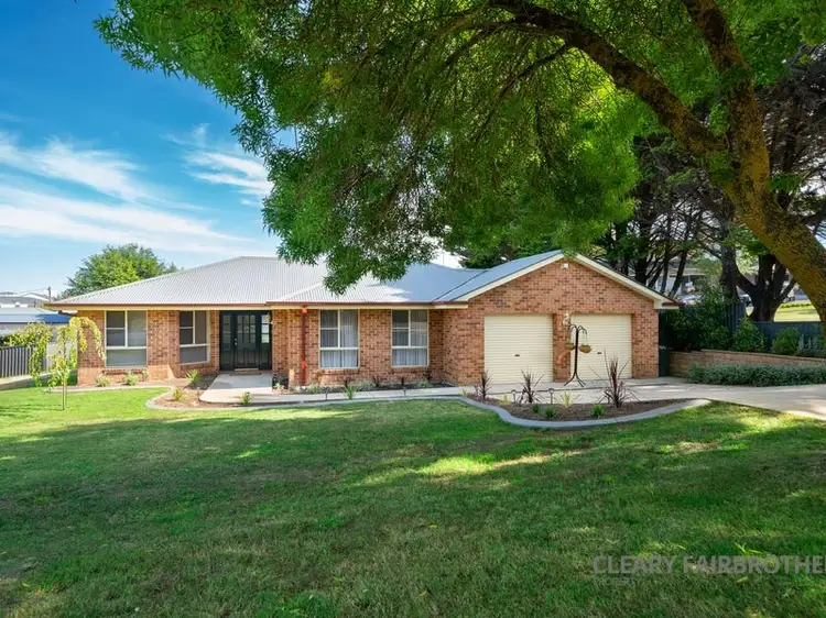 Main view of Homely house listing, 15 Tarana Crescent, Oberon NSW 2787
