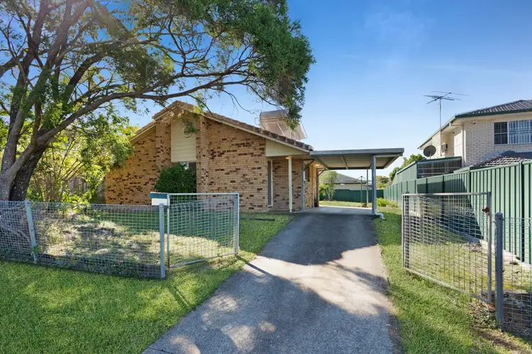 4 Epworth Street, Oxley QLD 4075