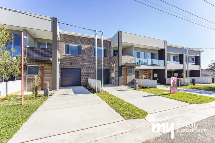 Main view of Homely house listing, 4/27 Kent Street, Minto NSW 2566