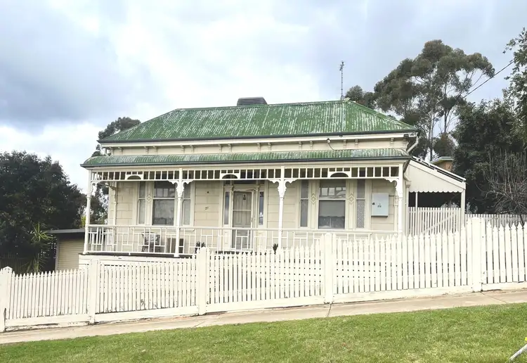 27 Houston Street, Quarry Hill VIC 3550