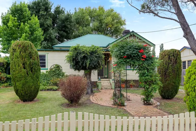182 Mann Street, Armidale NSW 2350