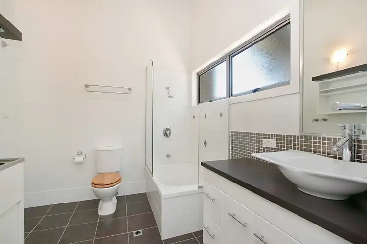 Fifth view of Homely unit listing, 4/16 Honolulu Rise, Pacific Pines QLD 4211