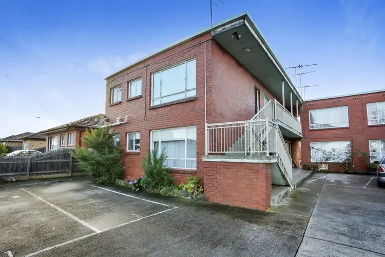 1/4 Lachlan Road, Sunshine West VIC 3020