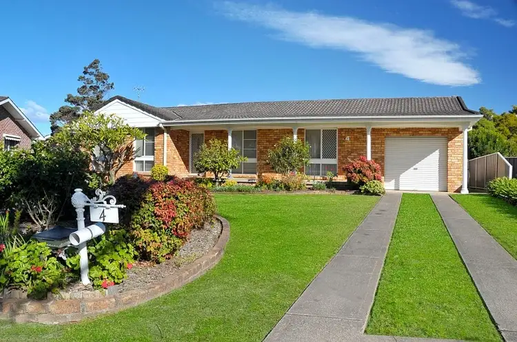 4 Lynmouth Grove, Bomaderry NSW 2541