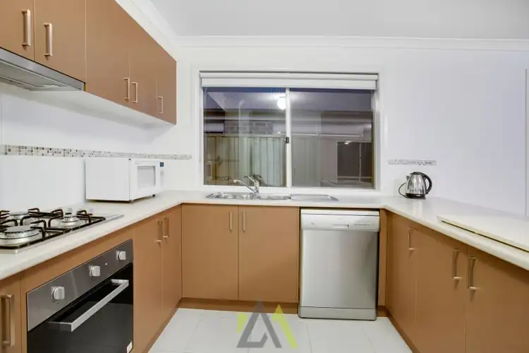Fifth view of Homely unit listing, 10 Southampton Drive, Langwarrin VIC 3910