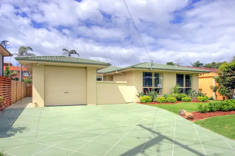 6 Renown Street, Wamberal NSW 2260