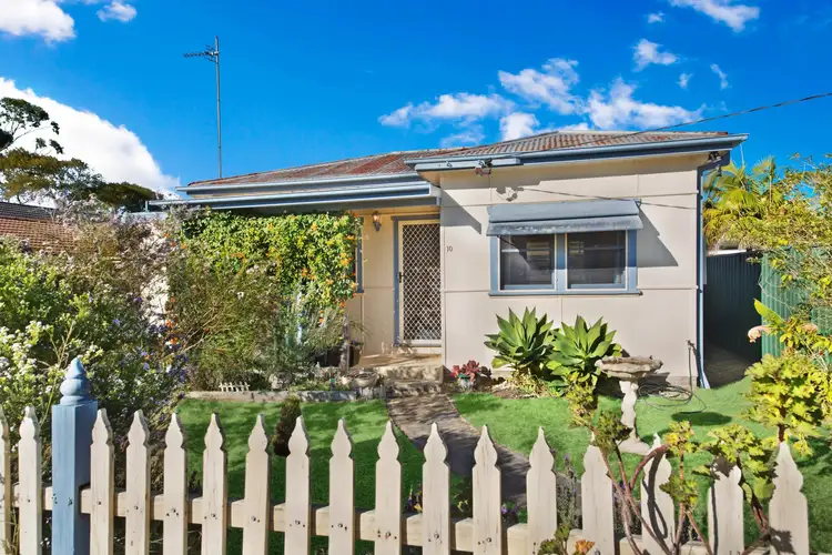 10 Angler Street, Woy Woy NSW 2256