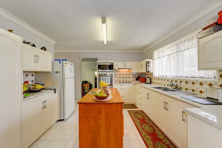 Fifth view of Homely house listing, 15 Seventy Four Court, Avoca QLD 4670