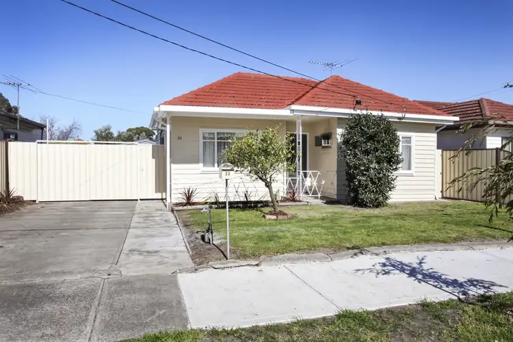 33 Sandford Avenue, Sunshine North VIC 3020