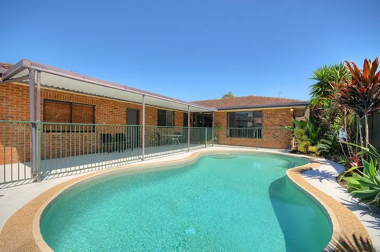 211 Sunshine Blvd, Mermaid Waters QLD 4218
