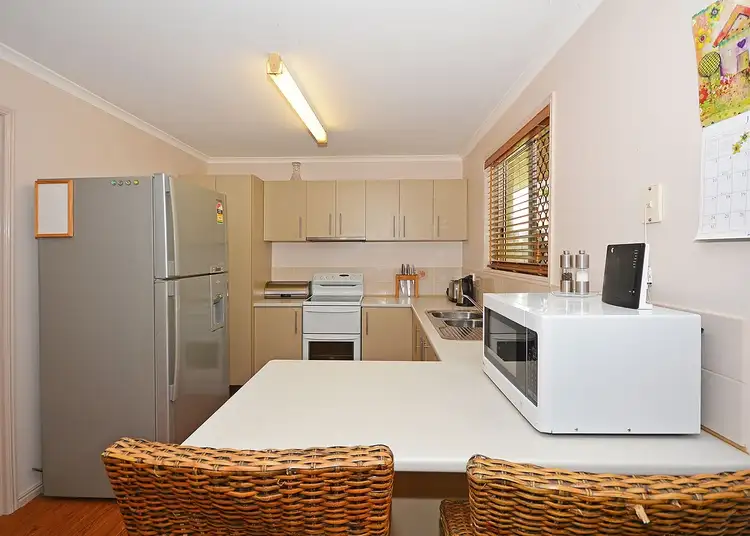 Second view of Homely house listing, 7 Amanda Court, Kawungan QLD 4655