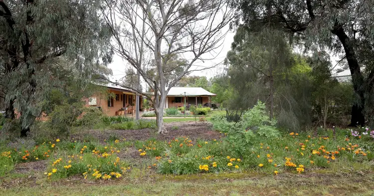 1-9 Iverach Street, Coolamon NSW 2701