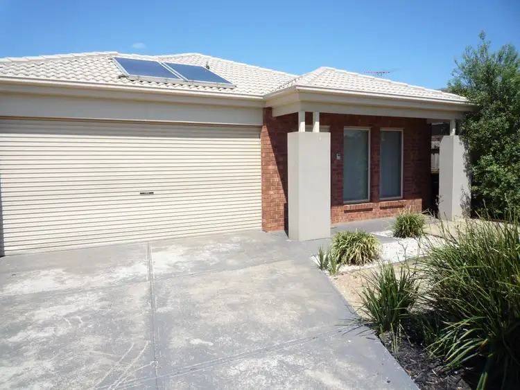 6 Boulderwood Crt, Kurunjang VIC 3337