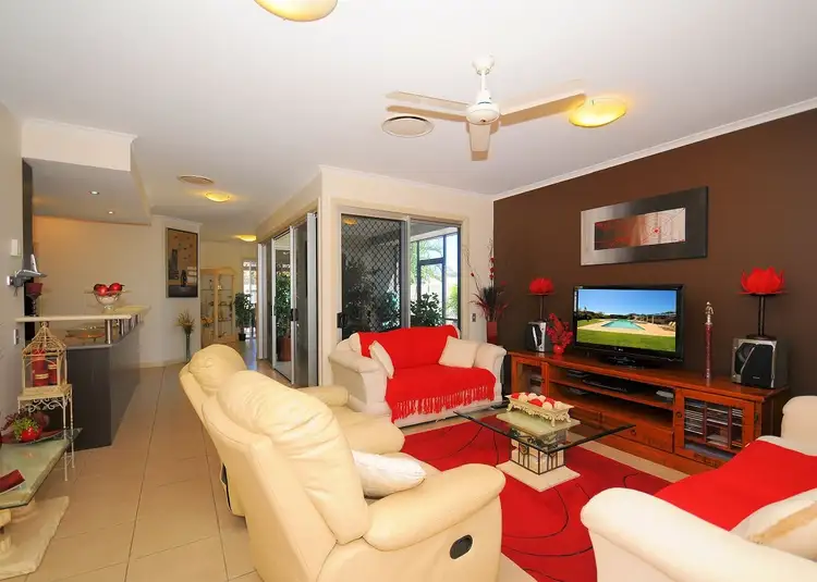 104/230 Pulgul Street, Urangan QLD 4655