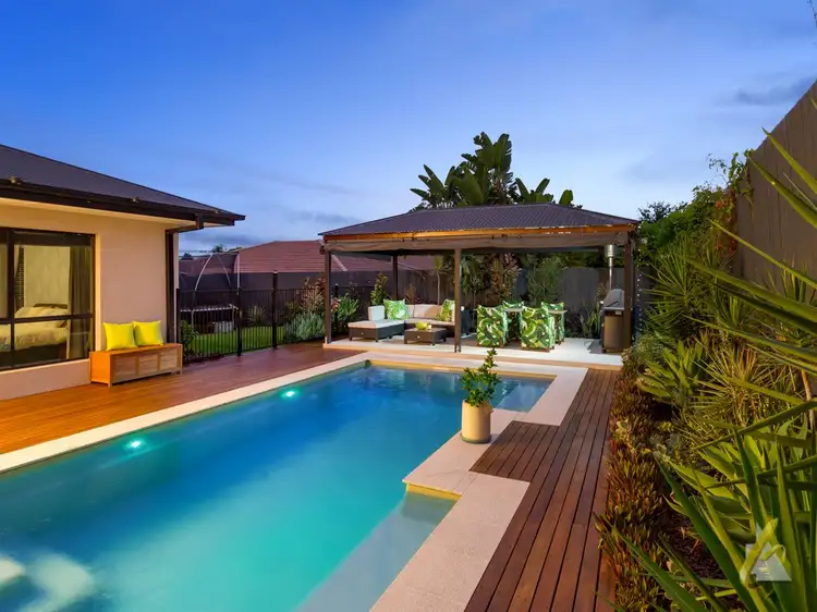 8 Zoe Place, Moggill QLD 4070
